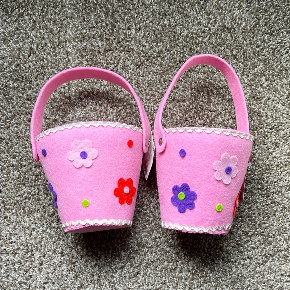 Cottondale Pink Felt Flower Baskets